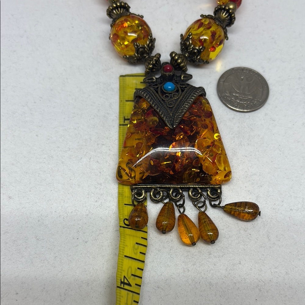Incredible statement necklace with faux amber beads - Picture 11 of 15